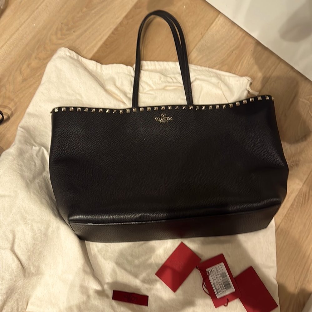 Valentino Rockstud black leather tote used once excellent condition